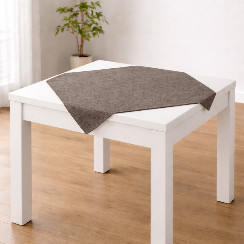 Tischdecke 85x85 cm / Tischläufer 40x140 cm Kissenbezüge 40x40 cm Hag, 1,20 €